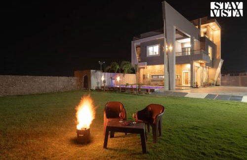 Sitapura Villa | StayVista at Pinkal Farms with Pool, Lawn, Wi-Fi