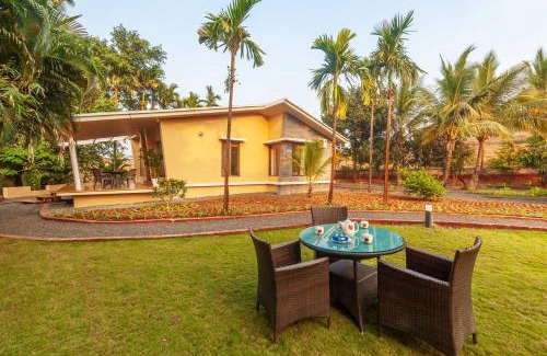 Trimbak Villa | StayVista's Green Grove - A Modern Mountain-View Retreat with Lush Lawn