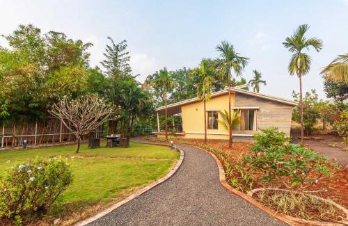Trimbak Villa | StayVista's Green Grove - A Modern Mountain-View Retreat with Lush Lawn