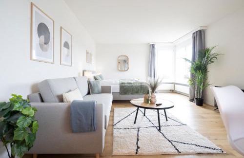 Dietikon District Apartment | STAYY Sky Studio near Limmattal Hospital - contactless check-in