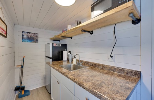 Austinville Apartment | Steamboat Rock Cabin Near Trails & River!