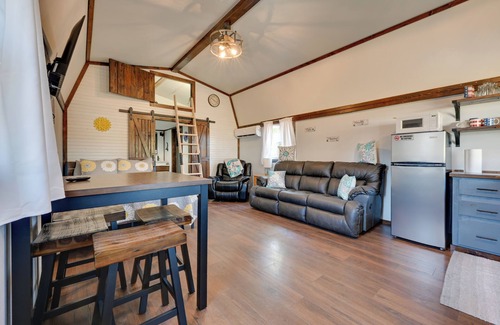 Austinville Apartment | Steamboat Rock Cabin: Bike, Hike, Fish!