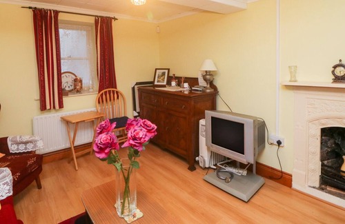Ballyorgan Cottage | STEEPE'S PLACE, pet friendly in Glenosheen, County Limerick