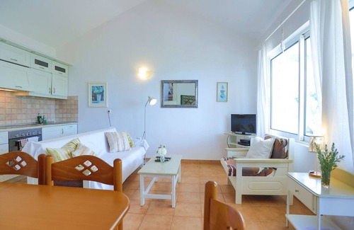 Katsimatika Villa | Stelios Villa near Yioliskari Beach: 2-Bedroom, Pool, Panoramic Views
