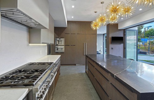 Encino House | Stella Maris Estate: Luxury Modern Getaway w/Pool, Jacuzzi, Basketball/Tennis Ct
