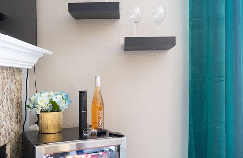 Uptown House | Stellar City Suites