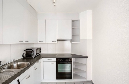 Matthaus Apartment | Stellar Matthäus 1BR w/Laundry, 13 min to City Center, by Blueground