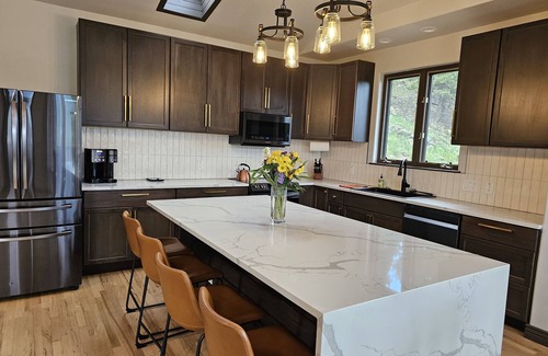 Shadow Mountain House | Steller's Jay Hideaway