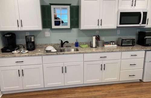 Brownsville Apartment | Steller's View, a secluded 2 bedroom apartment near downtown Brownsville.