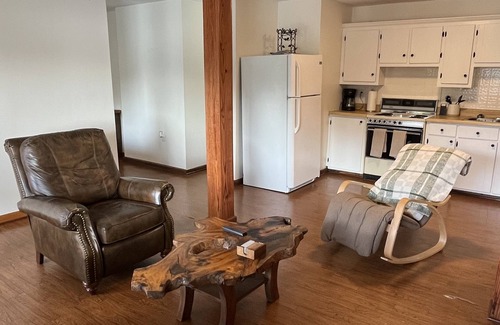 Florence Condo | Stenson Hollow Lake Condo