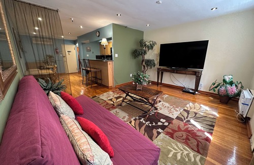 Turtle Bay House | STEPS FROM ROCKEFELLER CENTER, TIMES SQ., UNITED NATIONS, SHOPPING AND SUBWAY
