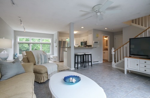 Ocean Park House | Steps to Beach, Pond View Ocean Park Meadows Condo with AC + Pool, Gym, Tennis