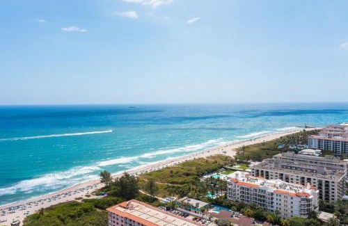 Palm Beach Shores Apartment | Steps To Beach! 4 Condos In 1- Perfect For Groups