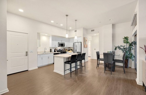 Irvine Apartment | Steps to Irvine Spectrum, 2Bd/2Ba that can sleep up to 7! Pool/Gym/Hot Tub