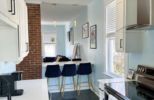 Highlands House | Steps to Restaurants, Nightlife, Shops~PacMan/King Bed~Bardstown Rd/Highlands