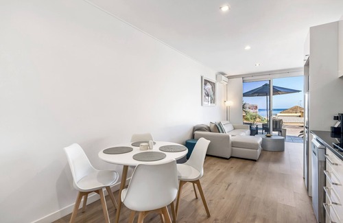 Seacliff Apartment | Steps to the sand | Belle Vista 2 Apartment Seacliff
