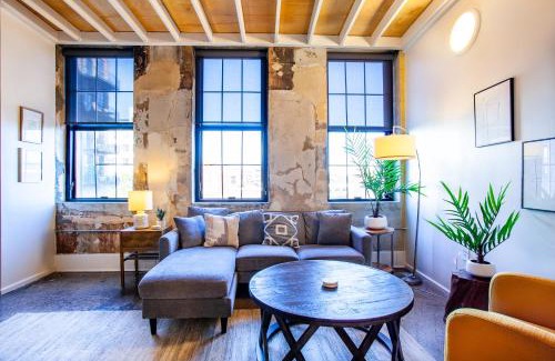 Old City Apartment | Sterchi Lofts Getaway - Downtown Knoxville