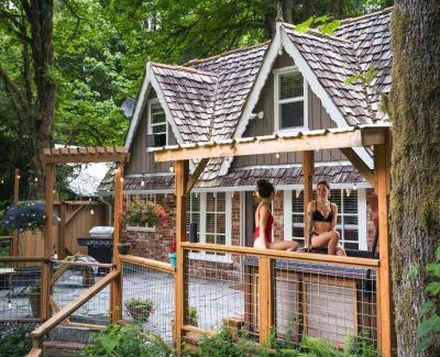 Verlot House | Stilly River Haus - Hot tub - Firepit - Fireplace