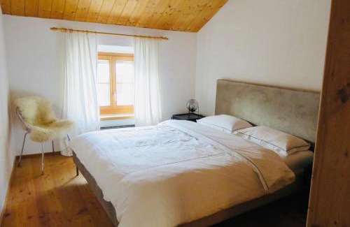 Sent Apartment | Stilvolle 2,5 Zimmer, Ferienwohnung in Sent