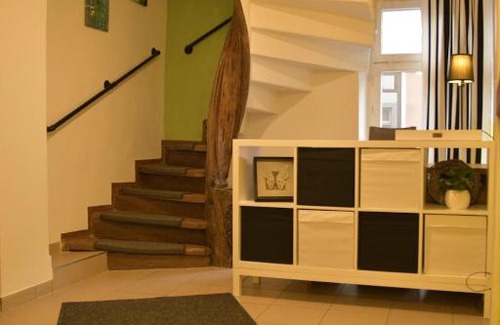 Hoehr-Grenzhausen Apartment | Stilvolle Altbauwohnung, Apartment Aus & zeit