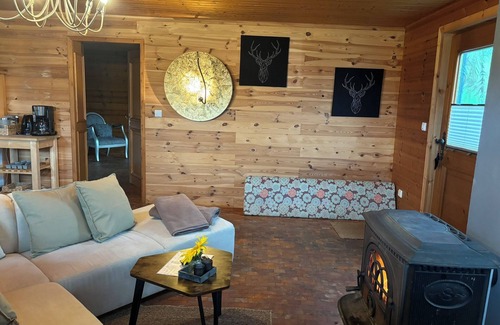 Kempenich House | Stilvolle Blockhütte mit Kaminofen - Nähe Nürburgring, Ahrtal und