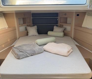 Werder Boat Rental | Stilvolle Bootsunterkunft für bis zu 4 Personen