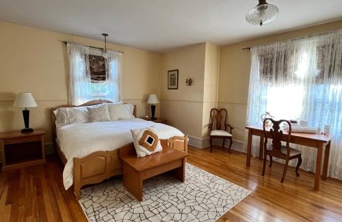 South Central Bed & Breakfast | Stirling House