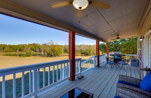 Gober House | Stocked Fishing Ponds Texas Getaway with Cows!