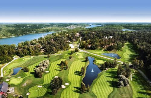 Sollentuna Apartment | Stockholm Archipelago Golf Villa