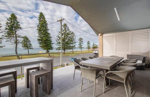 Stockton House | 'Stockton Grande' A Sublime Beachfront Family Oasis