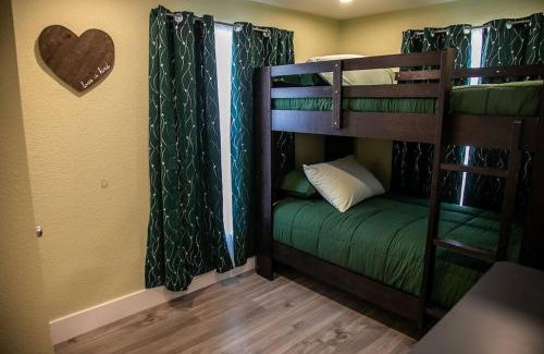 Fort Worth House | StockYards! Less than 4 minutes-Sleeps 8-Lee House