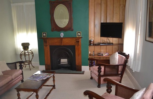 Carcoar Bed & Breakfast | Stoke House Bed and Breakfast