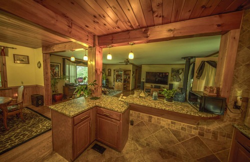 Windsor House | Stone Bear Sanctuary- A Secluded Nature and Wildlife Lovers' Retreat