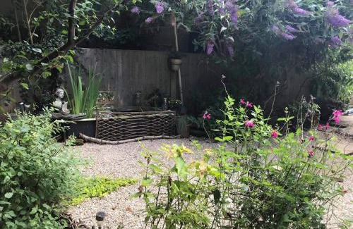 Bumble's Green House | Stone Cottage