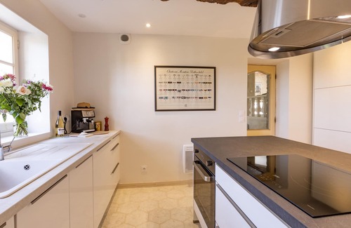 Gondrin House | Stone cottage with swimming pool - King size beds & Pyrenees views