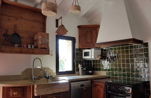 Venasque House | Stone farmhouse "the Pistachio shed