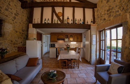 Nerac Cottage | Stone holiday house for 6 with pool in a 17ha private park - 30 min from Agen