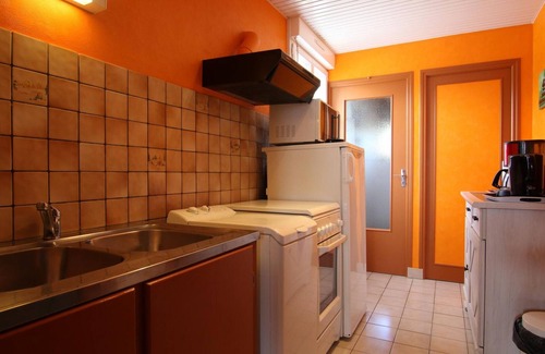 Amfreville Cottage | Stone house with garden, pets welcome
