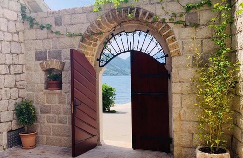 Dobrota Villa | Stone house 264