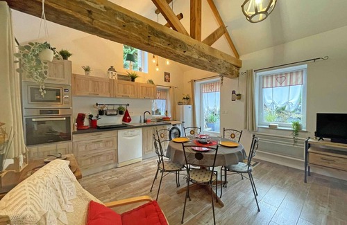 La Coulonche Cottage | Stone house, peaceful, near Bagnoles, pets allowed, garden