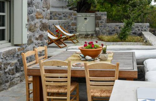 Mandraki Villa | Stone House Siga Siga. Enjoy Serenity & Privacy