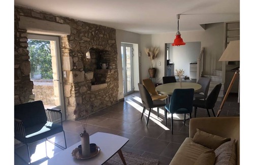 Lussan Cottage | Stone house with private pool overlooking the valley