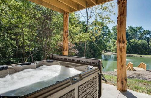 Keene House | Stone Lake Lodge - Lakeside Cabin - Stocked Pond