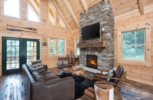 Keene House | Stone Lake Lodge - Lakeside Cabin - Stocked Pond