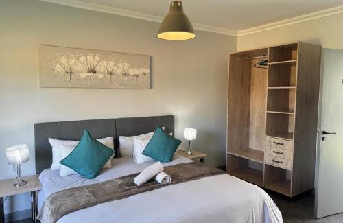 Muldersdrift Villa | Stone`s Throw Manor