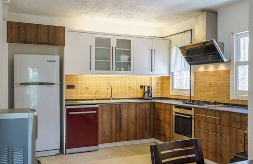 Yavansu Mahallesi Villa | Stone Villa Near Long Beach & Kusadasi Mall with Big Front Yard