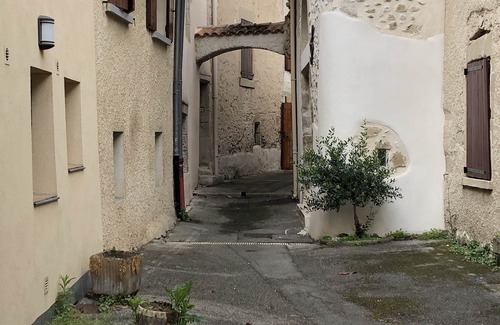 Montelier House | Stone village house