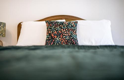 Amesbury Bed & Breakfast | Stonehenge Courtyard