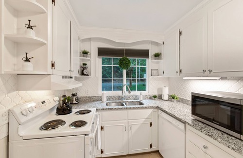 Cobham Cottage | Stonemont Farm Cottage in Keswick near Vineyards!