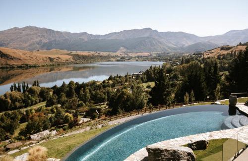 Lake Hayes Hotel | Stoneridge Estate
